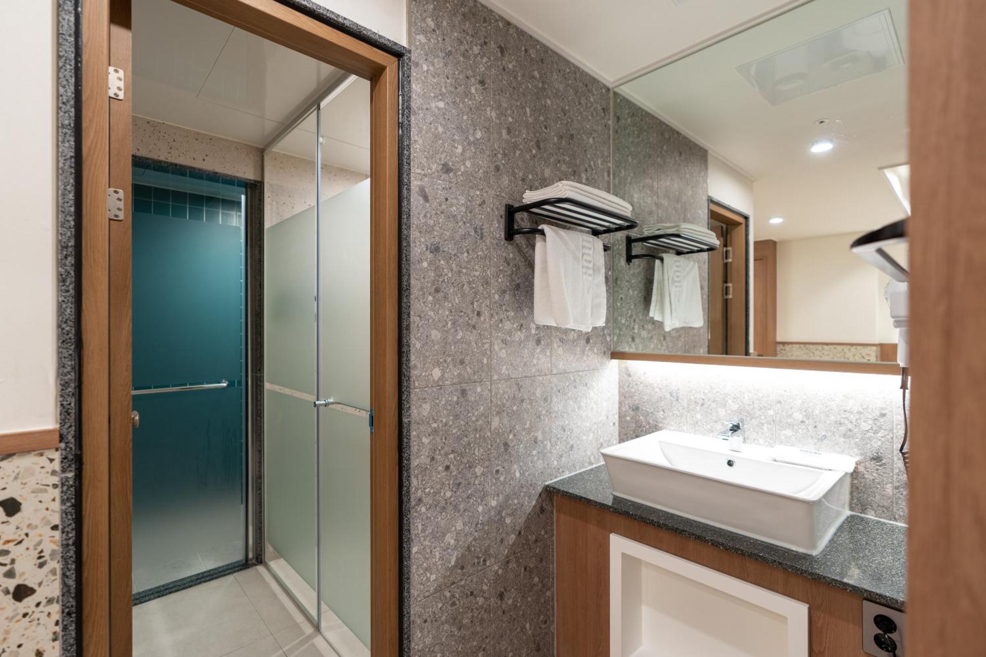 Jecheon Hound Hotel Chech'ŏn Dış mekan fotoğraf